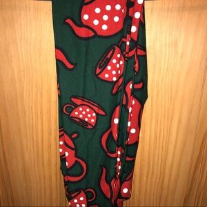 LuLaRoe Pants - NWT OS LLR Tea Cups & Tea Pots Printed Leggings LuLaRoe Pants - NWT OS LLR Tea Cups & Tea Pots Printed Leggings